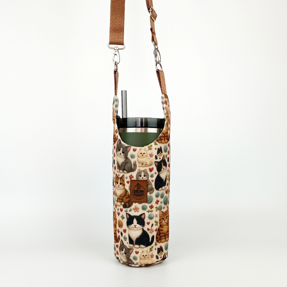 Woodycord%20El%20Yapımı%203D%20Kedi%20Desenli%20Matara%20Termos%20Kılıfı%20Kulplu%20Model%20Quencher%20Pipetli%201,18