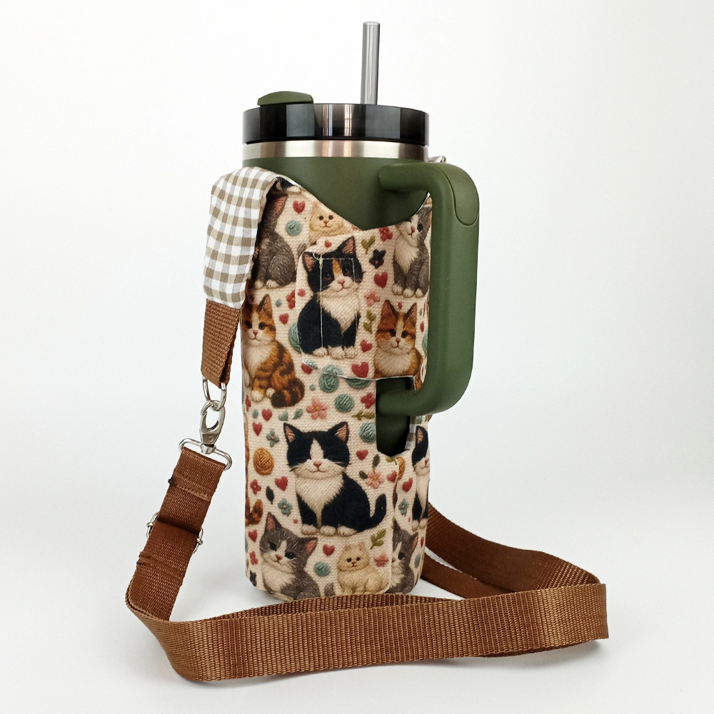 Woodycord%20El%20Yapımı%203D%20Kedi%20Desenli%20Matara%20Termos%20Kılıfı%20Kulplu%20Model%20Quencher%20Pipetli%201,18