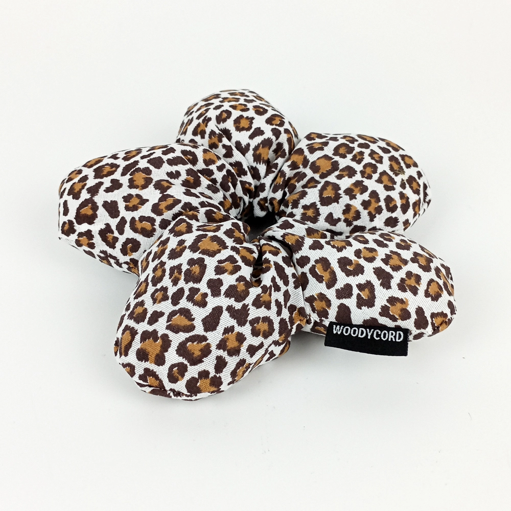 WoodyCord%20Marka%20El%20Yapımı%20Leopar%20Çiçek%20Pofuduk%20Scrunchie%20Toka
