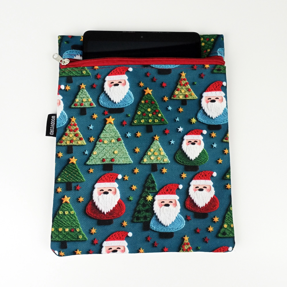 Woodycord%20El%20Yapımı%203D%20Noel%20Baba%20ve%20Çam%20Ağacı%20Kitap%20ve%20Tablet%20Kılıfı%20(21x27%20cm)