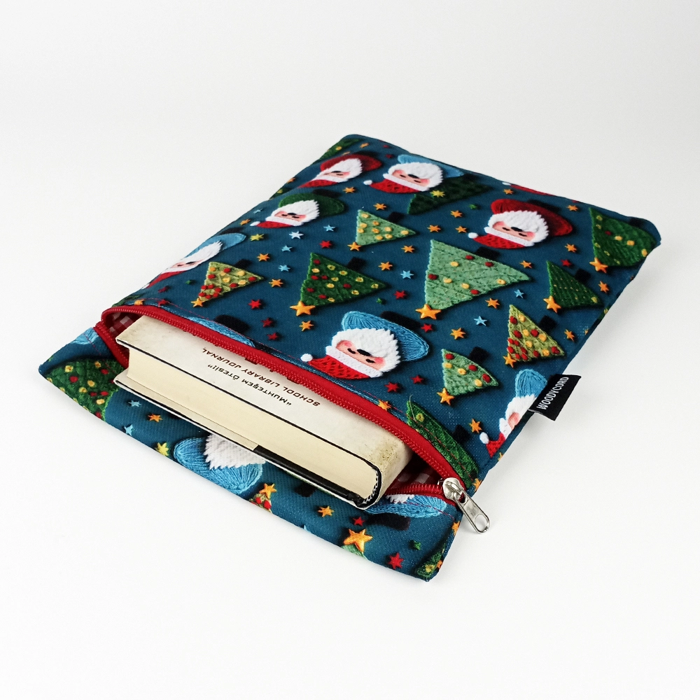 Woodycord%20El%20Yapımı%203D%20Noel%20Baba%20ve%20Çam%20Ağacı%20Kitap%20ve%20Tablet%20Kılıfı%20(21x27%20cm)