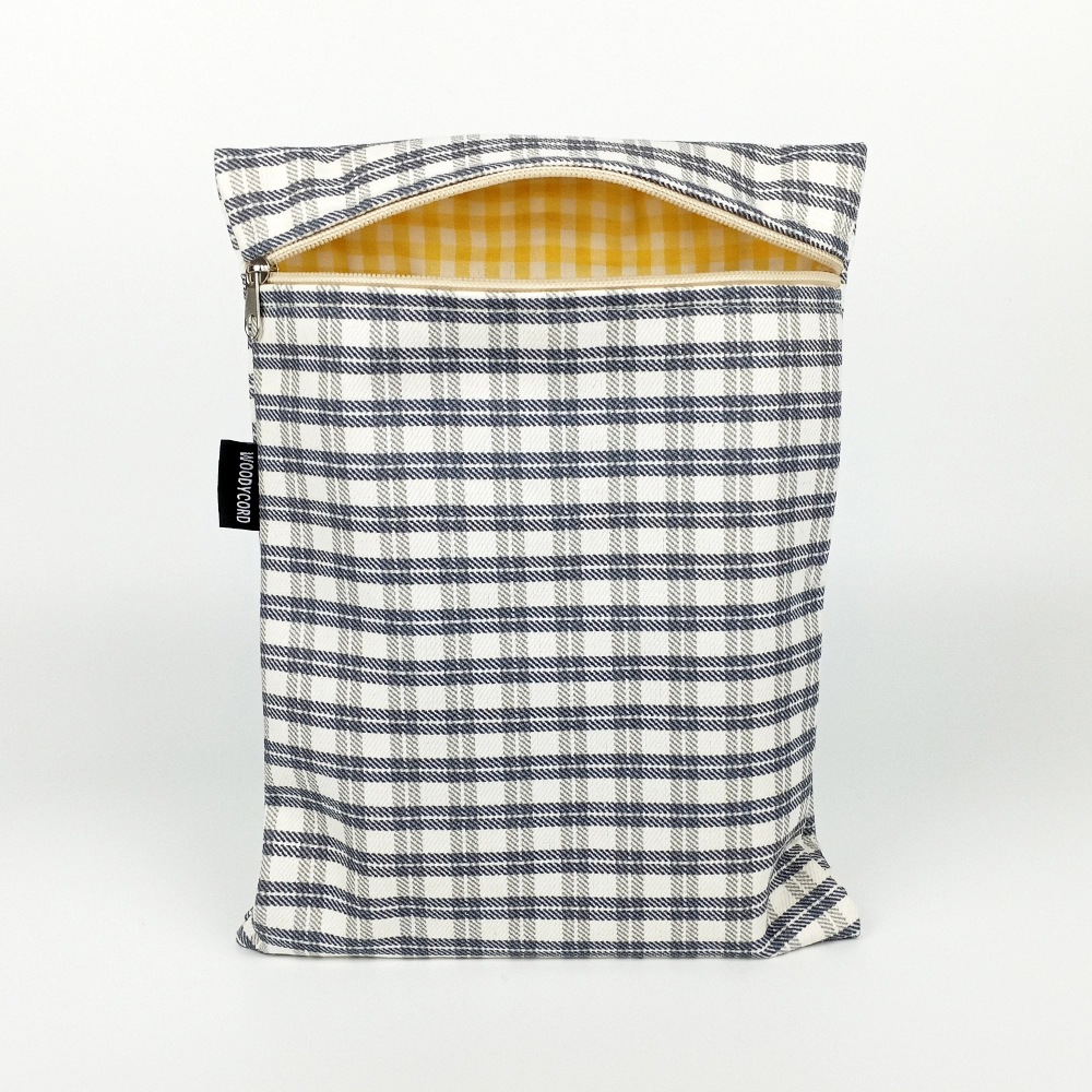 Woodycord%20El%20Yapımı%20Gabardin%20Kitap%20ve%20Tablet%20Kılıfı%20-%20Ekoseli%20Tasarım%20(21x27%20cm)
