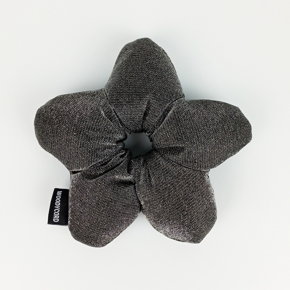 Woodycord%20El%20Yapımı%20Elyaf%20Dolgulu%20Scrunchie%20Topuz%20Tokası%20Gümüş%20Işıltılı%20Zırh%20Serisi