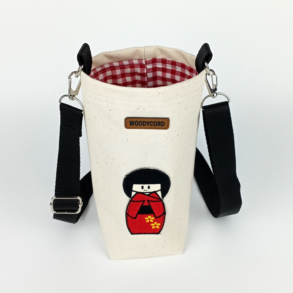 Woodycord%201%20Litrelik%20Japon%20Kız%20Kırmızı%20Kimono%20Termos%20Matara%20Kılıfı%20