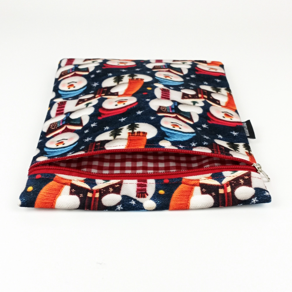 Woodycord%20El%20Yapımı%20Kitap%20Okuyan%203D%20Kardan%20Adam%20Kitap%20ve%20Tablet%20Kılıfı%20(21x27%20cm)