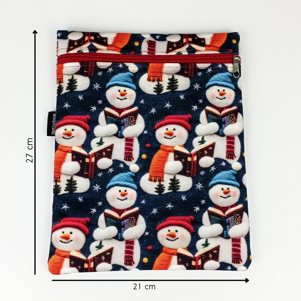 Woodycord%20El%20Yapımı%20Kitap%20Okuyan%203D%20Kardan%20Adam%20Kitap%20ve%20Tablet%20Kılıfı%20(21x27%20cm)