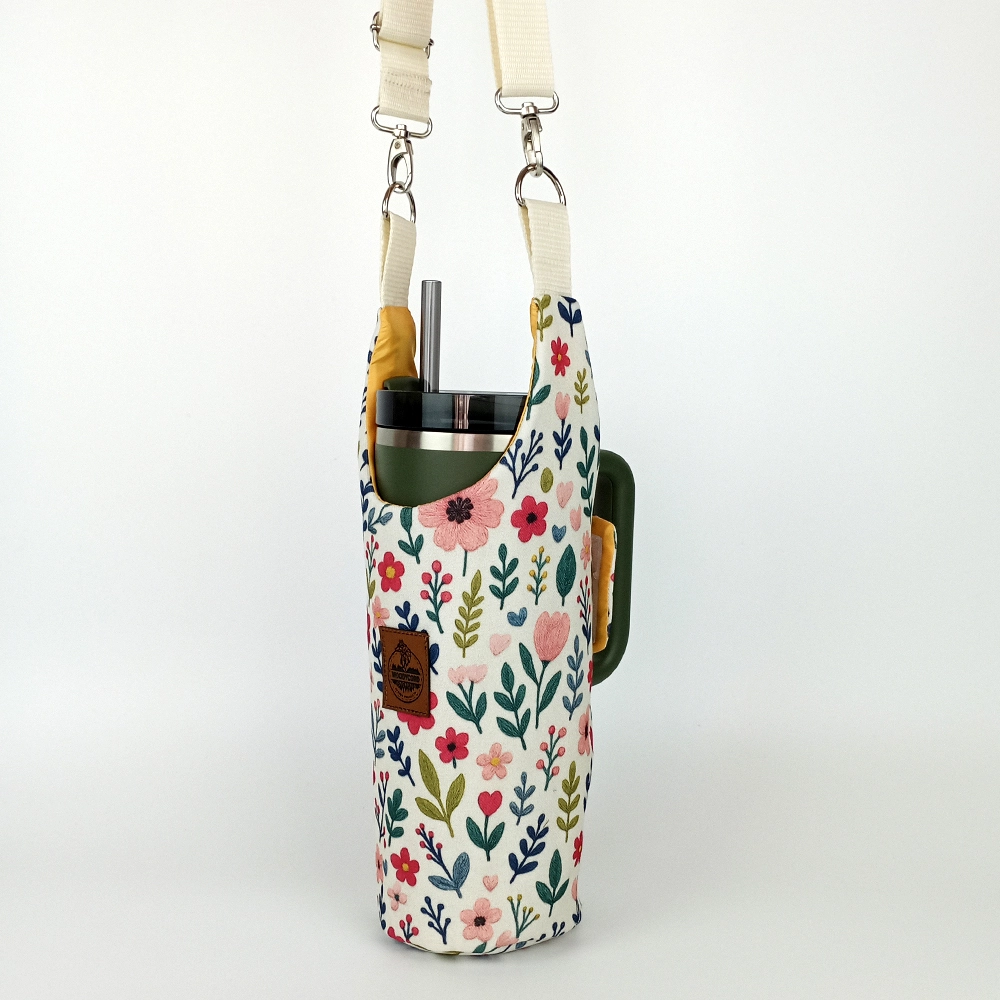 Woodycord%20Çıtı%20Pıtı%20Çiçek%20Desenli%20Termos%20Kılıfı%20Kulplu%20Model%20Quencher%20Pipetli%201,18