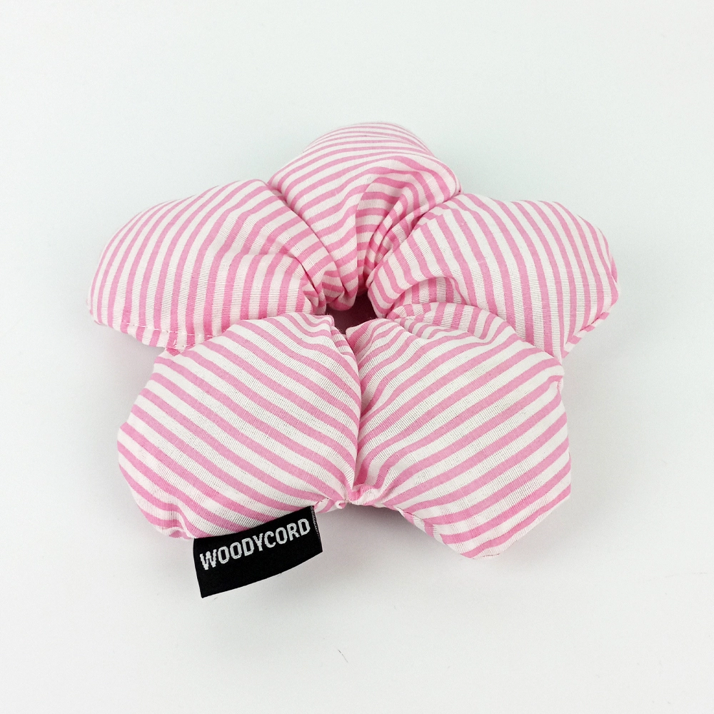 WoodyCord%20El%20Yapımı%20Çiçek%20Model%20Pofuduk%20Scrunchie%20Toka%20-%20Pembe%20Beyaz%20Çizgili