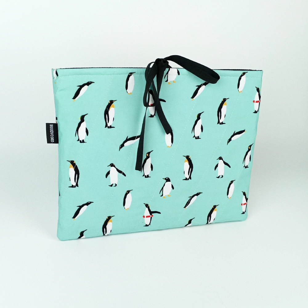 Woodycord%20Penguen%20Desenli%20El%20Yapımı%20Kitap%20ve%20Tablet%20Kılıfı%20(24x30%20cm)