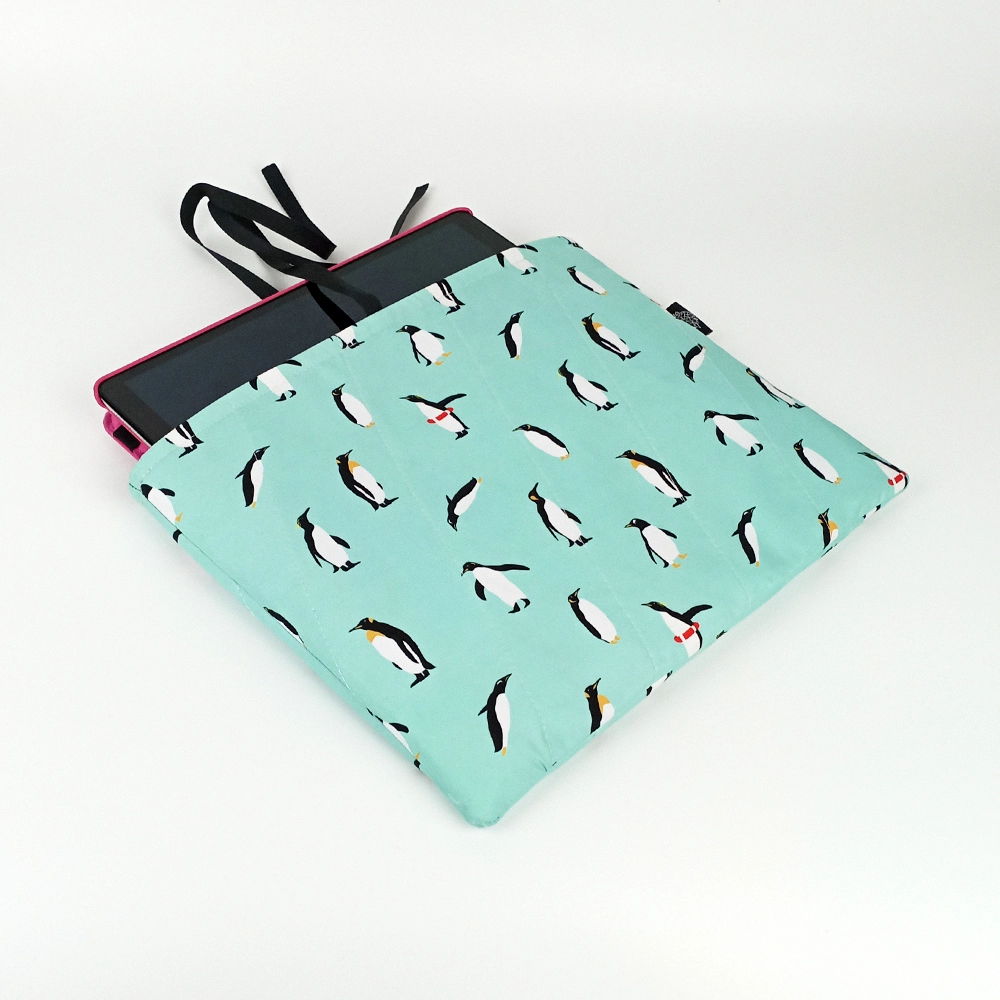 Woodycord%20Penguen%20Desenli%20El%20Yapımı%20Kitap%20ve%20Tablet%20Kılıfı%20(24x30%20cm)