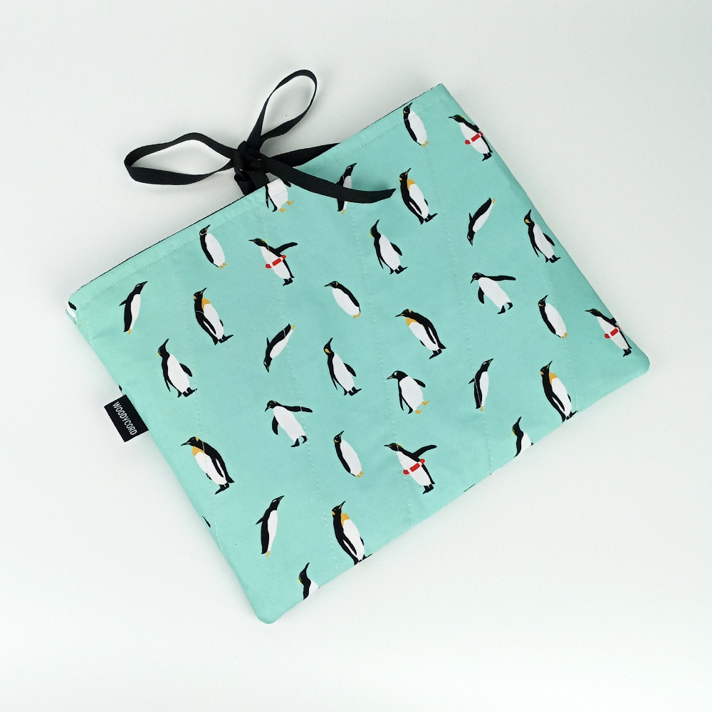 Woodycord%20Penguen%20Desenli%20El%20Yapımı%20Kitap%20ve%20Tablet%20Kılıfı%20(24x30%20cm)