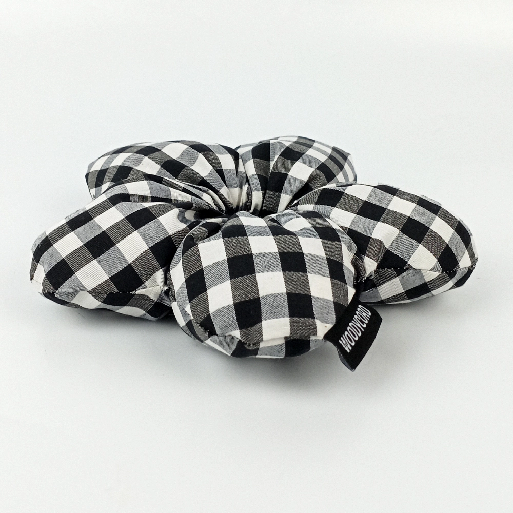 Woodycord%20El%20Yapımı%20Pötikare%20Desenli%20Scrunchies%20Toka%20-%20Siyah%20Beyaz