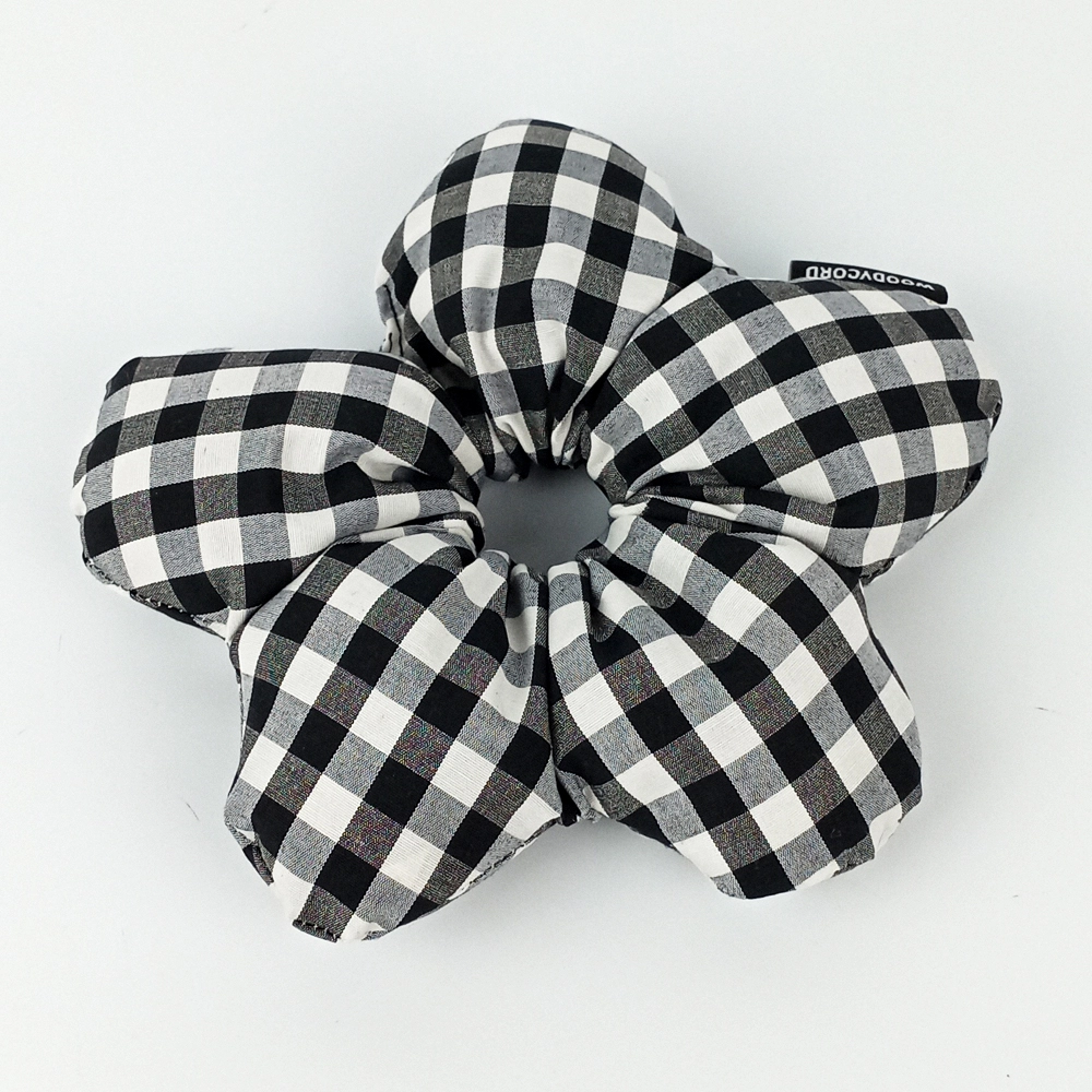 Woodycord%20El%20Yapımı%20Pötikare%20Desenli%20Scrunchies%20Toka%20-%20Siyah%20Beyaz