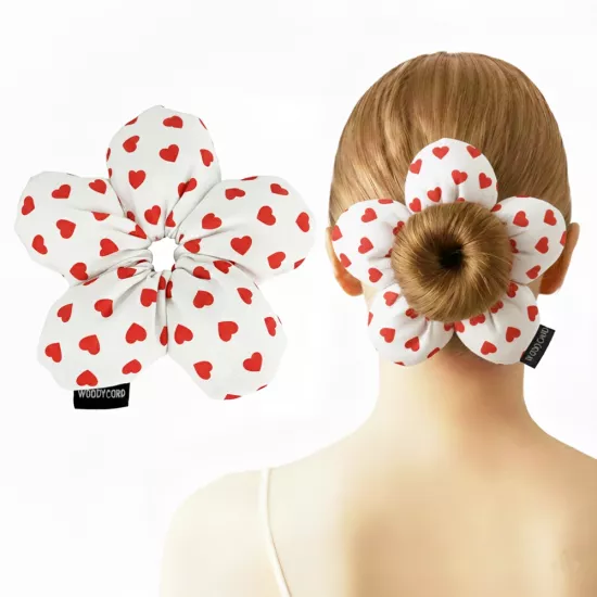 Woodycord El Yapımı Beyaz Üstü Kırmızı Kalp Desenli Pofuduk Scrunchie Topuz Tokası