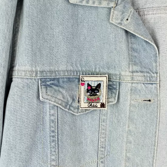 Woodycord El Yapımı Nakışlı Broş Kedili Kupa Kızı Chai