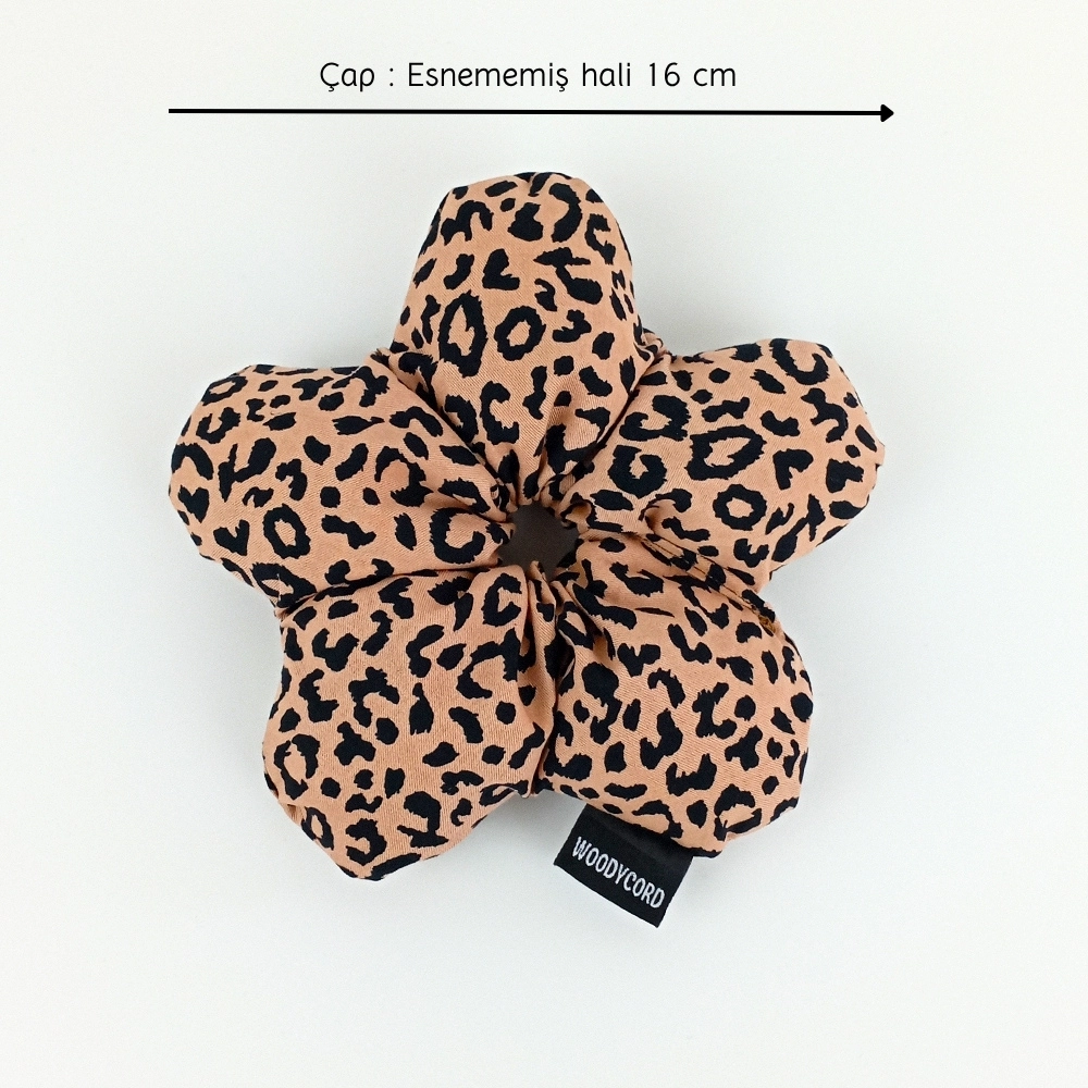 WoodyCord%20Marka%20El%20Yapımı%20Leopar%20Çiçek%20Pofuduk%20Scrunchie%20Toka